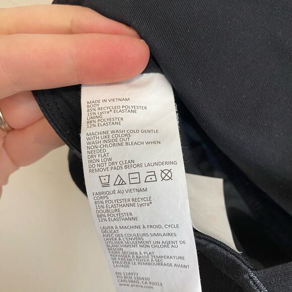 Prana Women's Sports Bra Layna Black Camo Size Medium V Neck Cross Back - Picture 4 of 7